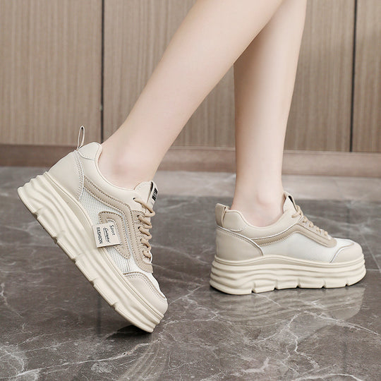 Damen Sportliche Plateau Sneakers mit atmungsaktivem Obermaterial und modischem Design EB