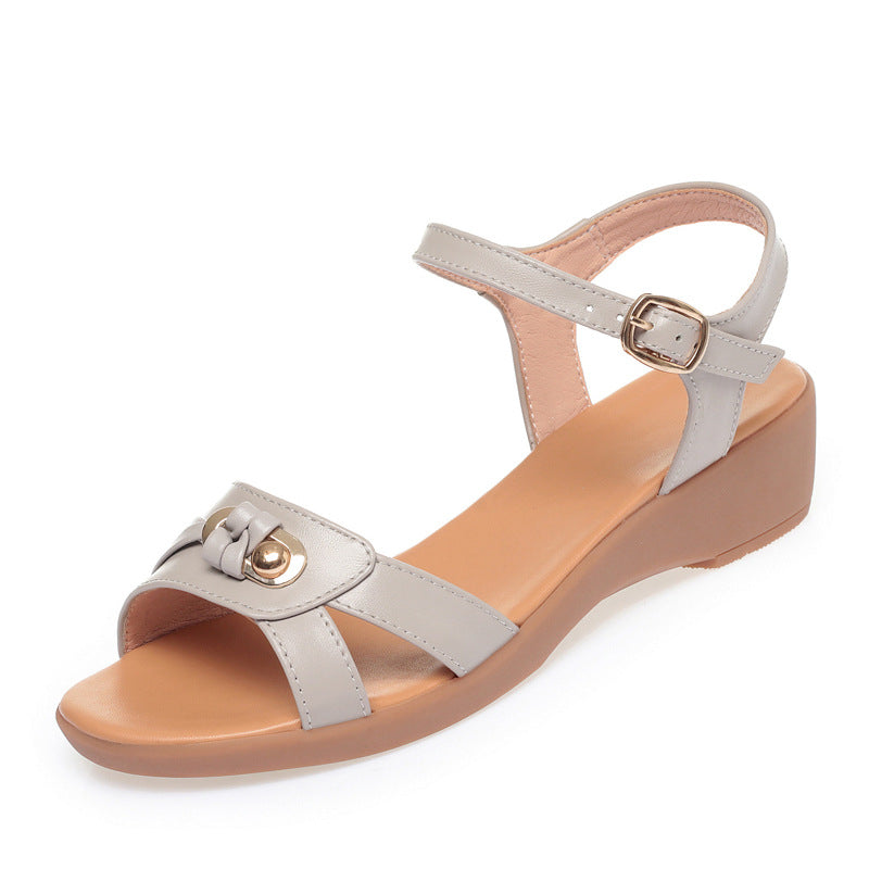Damen Bequeme Wedgesandaletten mit elegantem Riemendesign und modischem Schmuckdetail EB