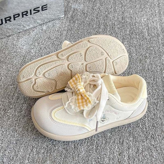 Damen Verspielte Sneakers mit Rüschendetail und bequemer Dämpfung EB