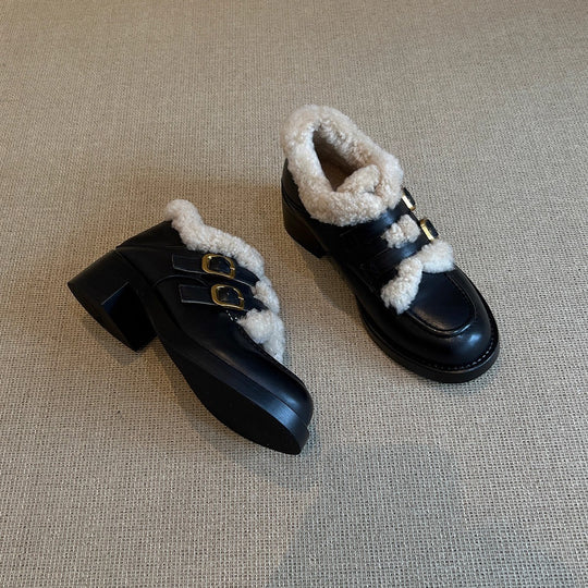 Damen gefütterte Clogs mit dekorativen Schnallen und weichem Kunstfellkragen EB