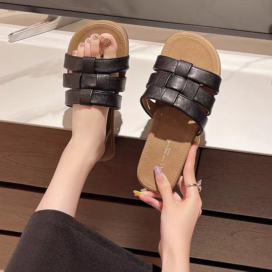 Damen bequeme Pantoletten mit glänzenden Riemen EB