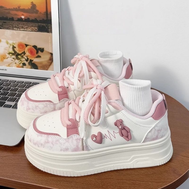 Damen Plateau Sneakers mit verspieltem Bärenmotiv und dämpfender Sohle EB