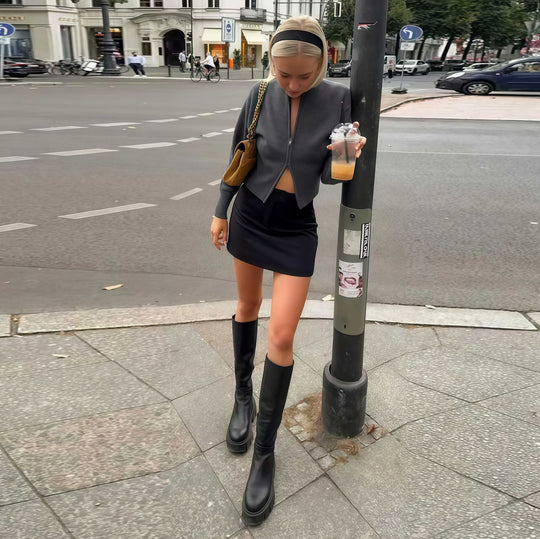 Damen Elegante Strickjacke mit Kängurutasche und zeitgemäßem Schnitt EB