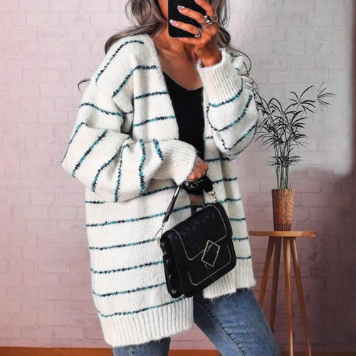 Damen Grobstrickjacke mit modischen Kontraststreifen und eleganten Knopfdetails EB