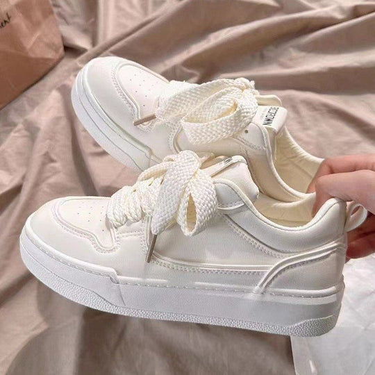 Damen Sneaker mit einzigartigem Schnürsystem und ergonomischer Dämpfung EB