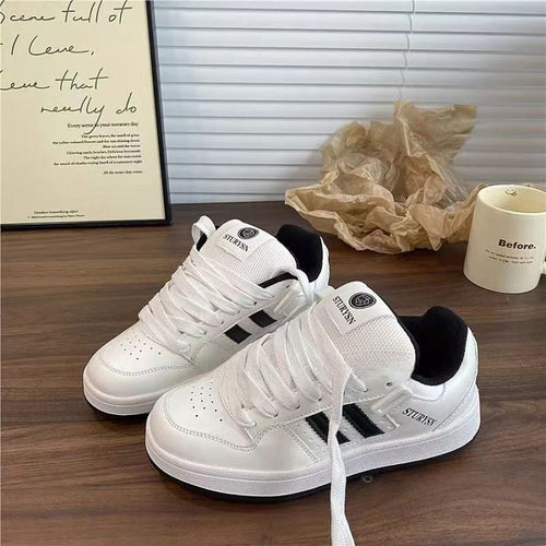 Damen Sportliche Sneakers im retro-inspirierten Design mit dämpfender Sohle EB