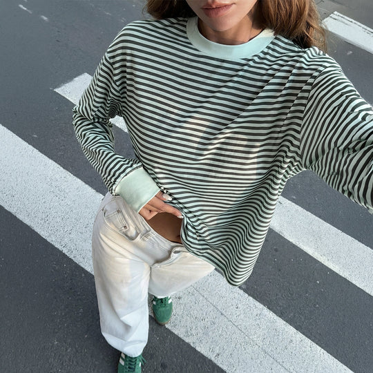 Damen nan lässiges gestreiftes Oversize-Longsleeve mit kontrastierendem Rundhalsausschnitt und verlängertem Rückensaum EB