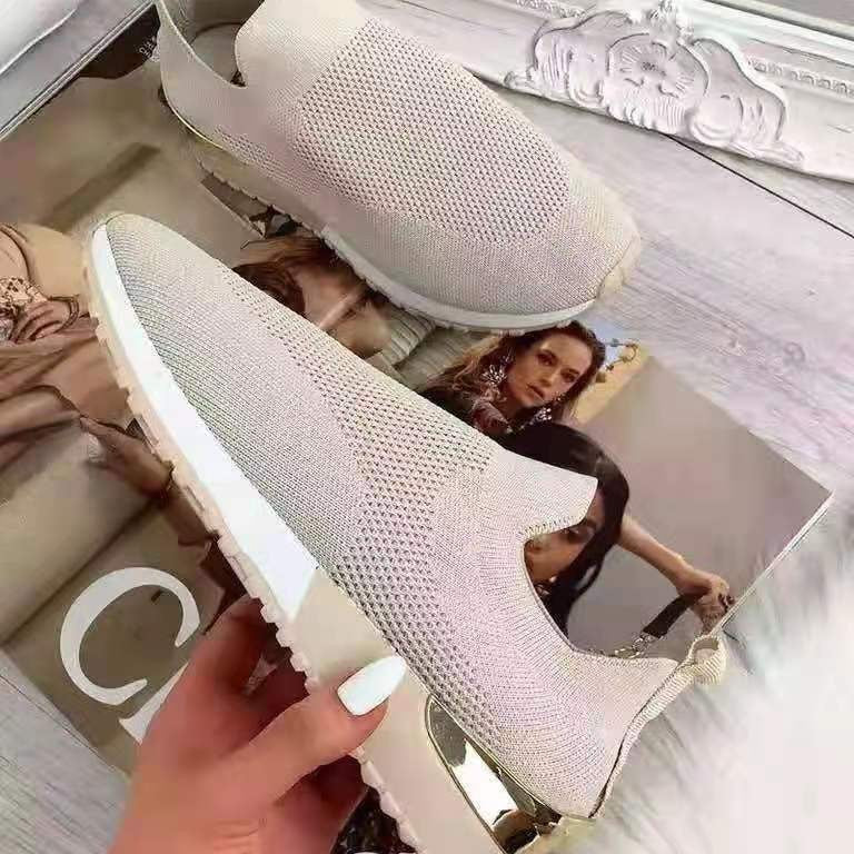 Damen Atmungsaktive Slip-On Sneakers mit glänzendem Akzent EB