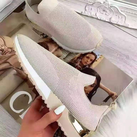 Damen Atmungsaktive Slip-On Sneakers mit glänzendem Akzent EB