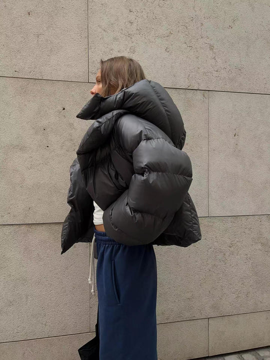 Damen oversized Daunenjacke mit hohem Kragen und voluminösen Ärmeln EB