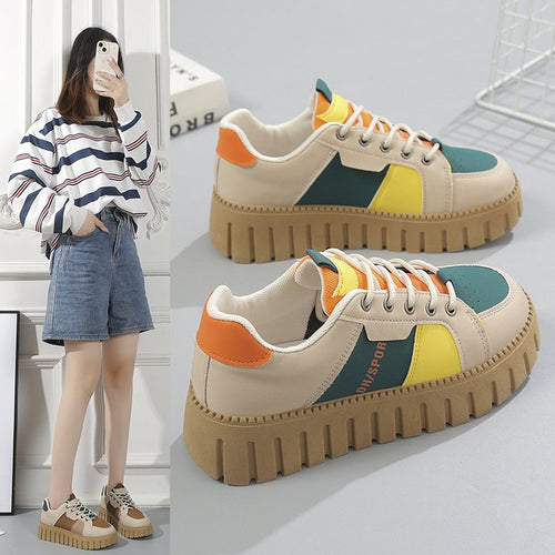 Damen Plateau-Sneaker mit strukturiertem Sohlenprofil und modischem Design EB