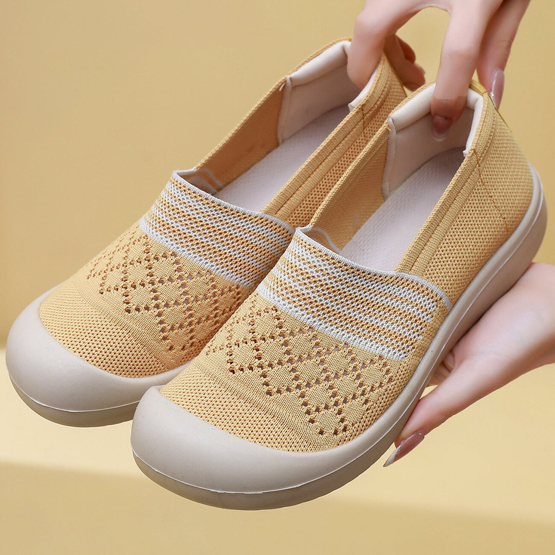 Damen Atmungsaktive und komfortable Slip-On Schuhe mit elastischem Einsatz EB