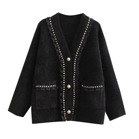 Damen modische Strickjacke mit dekorativen Rüschen und perlenverzierten Knopfdetails EB