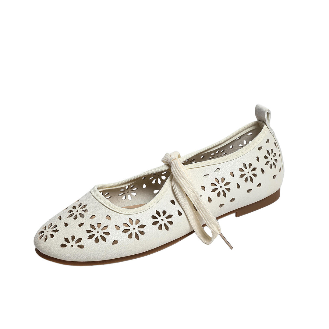 Damen Mokassins mit floralem Cut-Out-Design und verstellbaren Riemen EB