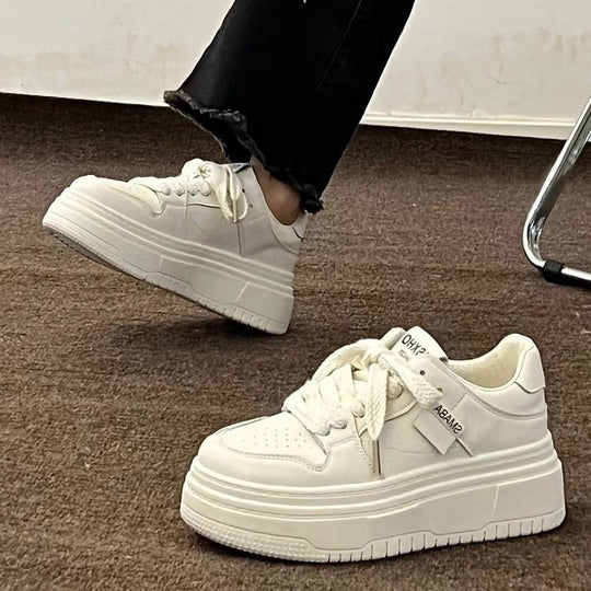 Damen Plateau-Sneaker mit modischem Design und bequemer Dämpfung EB