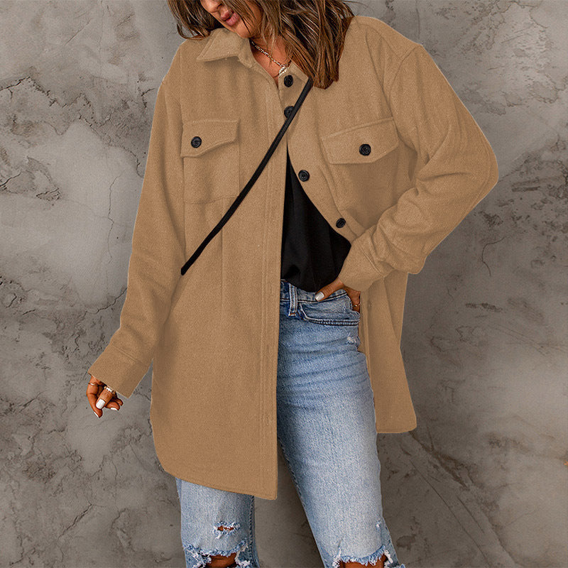 Damen vielseitige Oversize-Hemdjacke mit aufgesetzten Taschen und Knopfverschluss EB