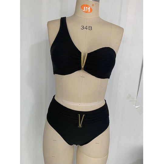 Damen Hoch geschnittenes Bikiniset mit asymmetrischem Oberteil und goldenen Akzenten EB