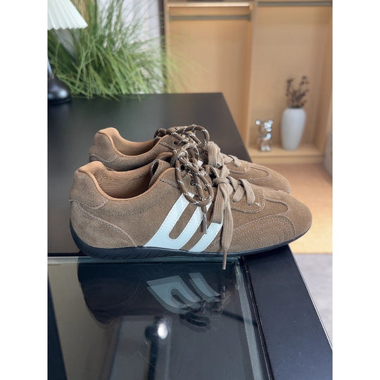 Damen Sportliche Sneakers aus hochwertigem Wildleder mit atmungsaktiver Sohle EB