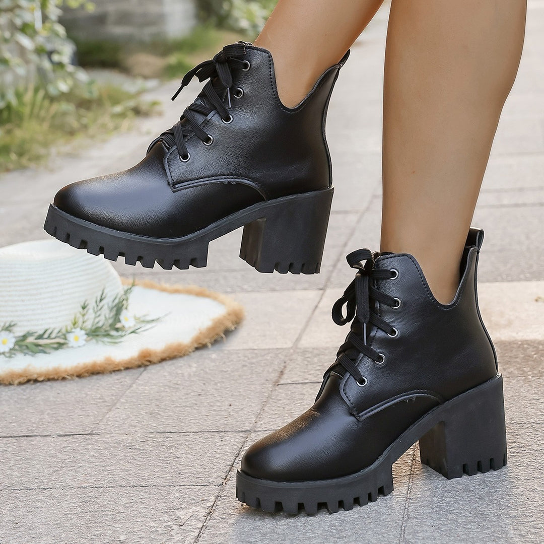 Damen Schnürstiefeletten mit robustem Blockabsatz und rutschfester Sohle EB