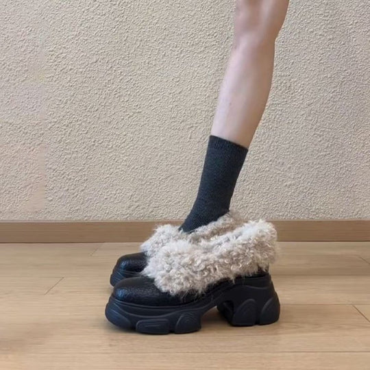 Damen Flauschige Clogs mit trendigem Design und rutschfester Sohle EB