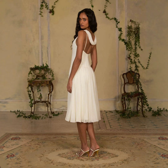 Damen Elegantes Midikleid mit schulterfreiem Design und fließendem Rock EB