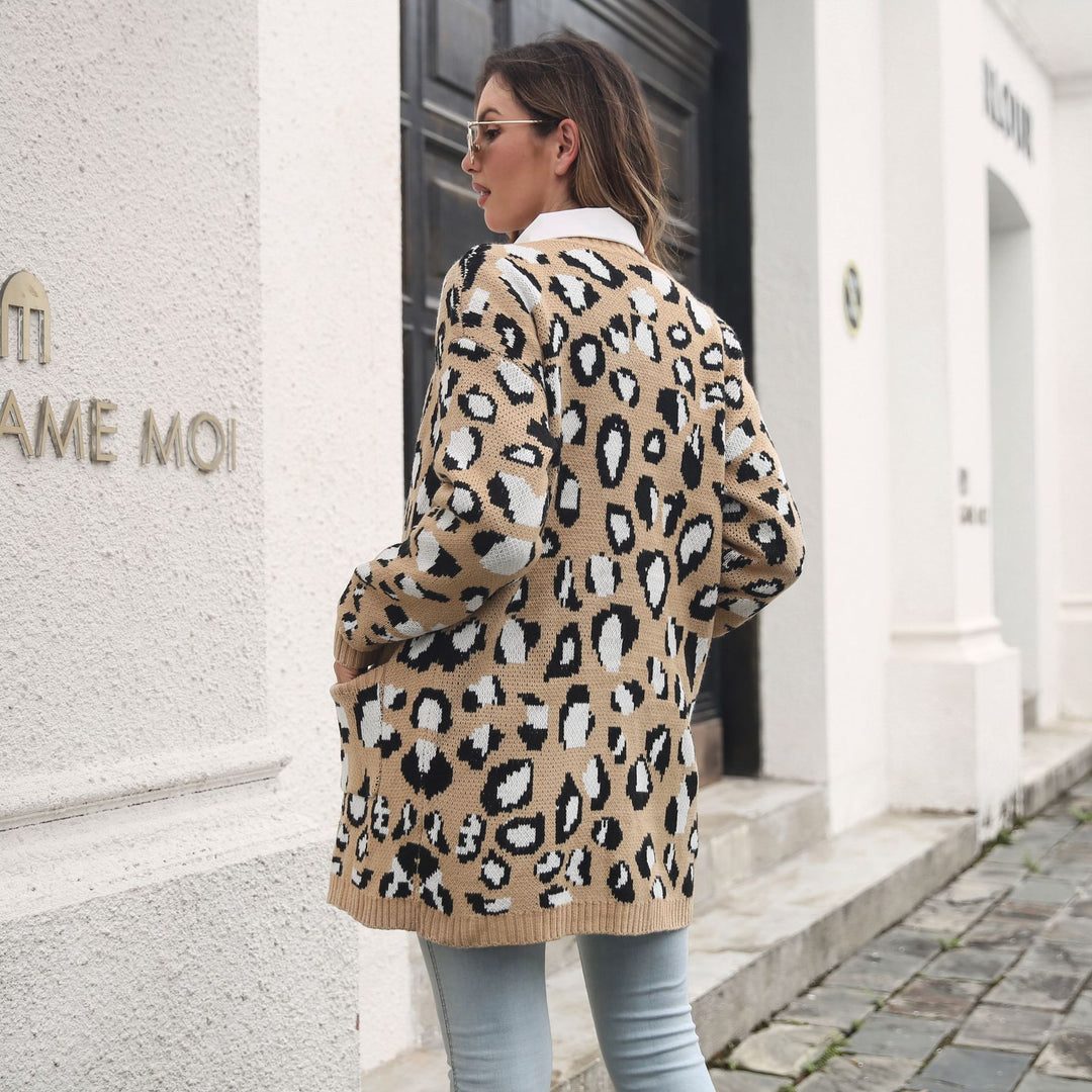 Damen Strickjacke mit modernem Leopardenmuster und Taschen EB