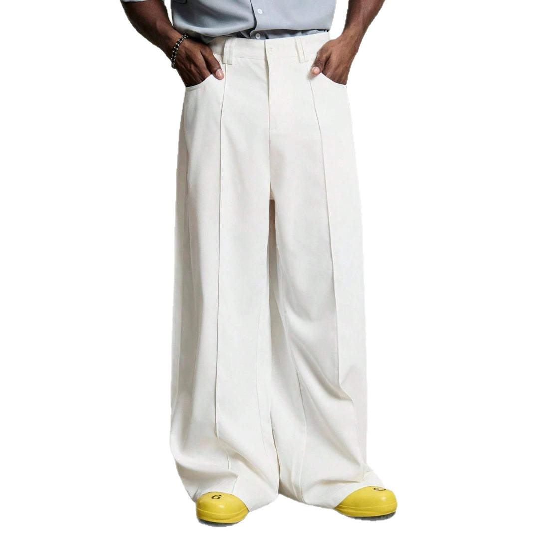 Herren nan weite Bundfaltenhose mit hoher Bundhöhe, präzisen Bügelfalten und seitlichen Eingrifftaschen EB