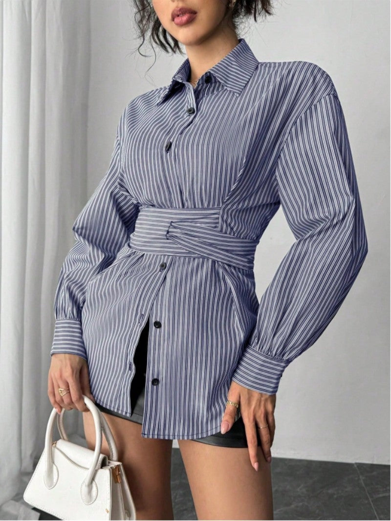 Damen Modische Hemdbluse mit taillierendem Gürtel und komfortablem Schnitt EB