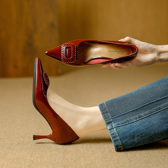Damen elegante Lackpumps mit auffälliger Schmuckapplikation EB