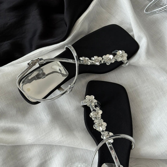 Damen Elegante Keil-Sandalen mit dekorativen Blütenapplikationen EB