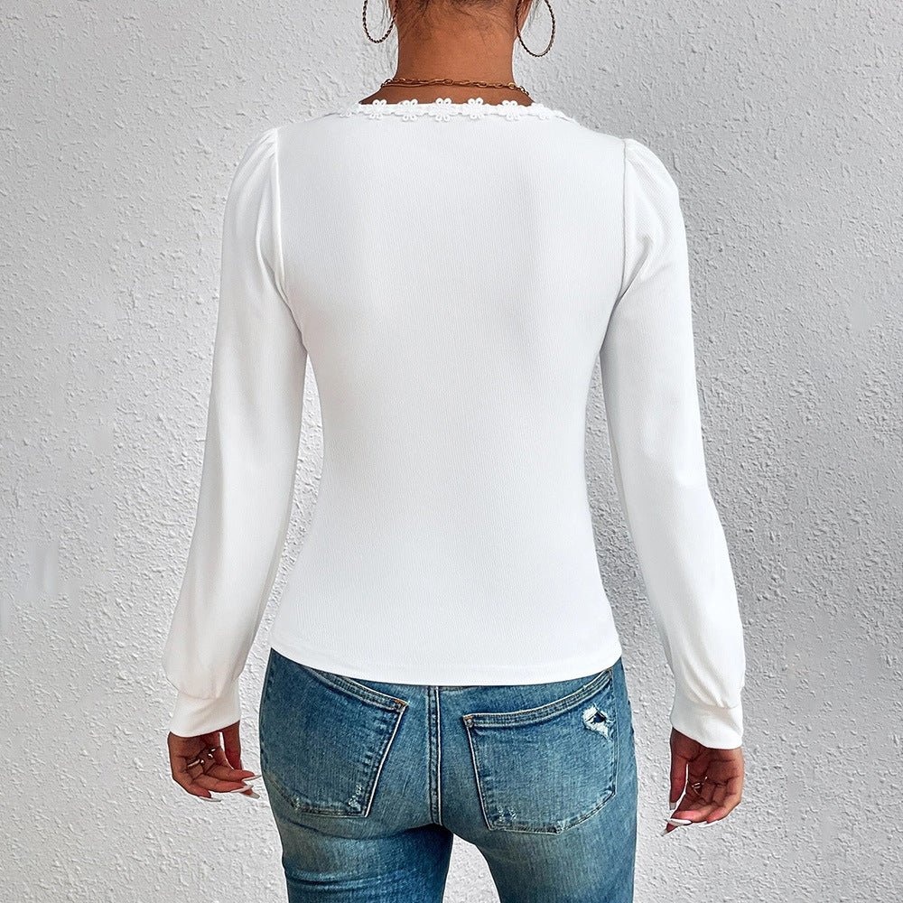 Damen Feinstrick-Bodyshirt mit herzförmigem Carmen-Ausschnitt Spitzenbordüre und leichten Puffärmeln Eichborn Berlin