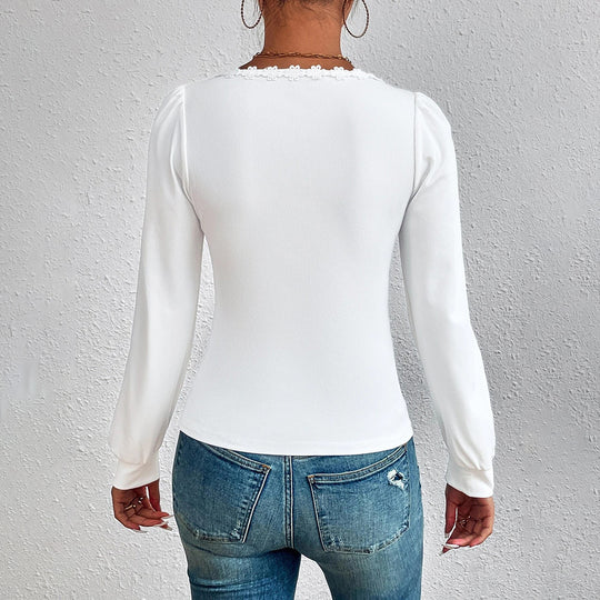 Damen Feinstrick-Bodyshirt mit herzförmigem Carmen-Ausschnitt Spitzenbordüre und leichten Puffärmeln Eichborn Berlin