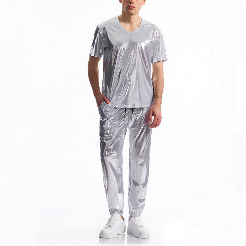 Herren Sportliches Set aus glänzendem Material mit V-Ausschnitt EB