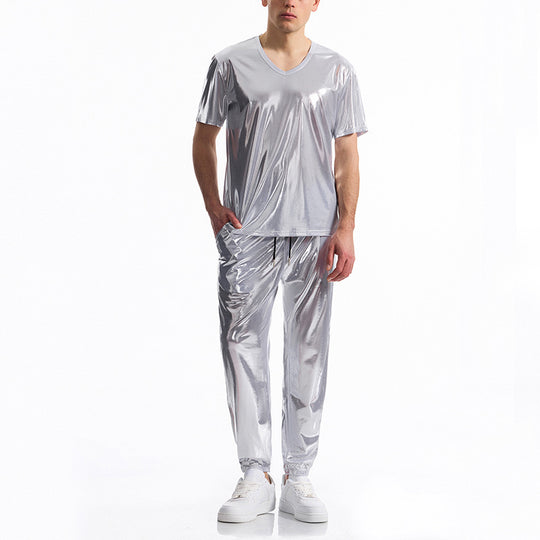 Herren Sportliches Set aus glänzendem Material mit V-Ausschnitt EB