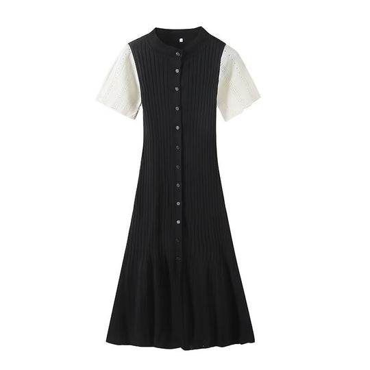 Damen knielanges Strickkleid mit eingeprägtem Muster und Knopfleiste EB
