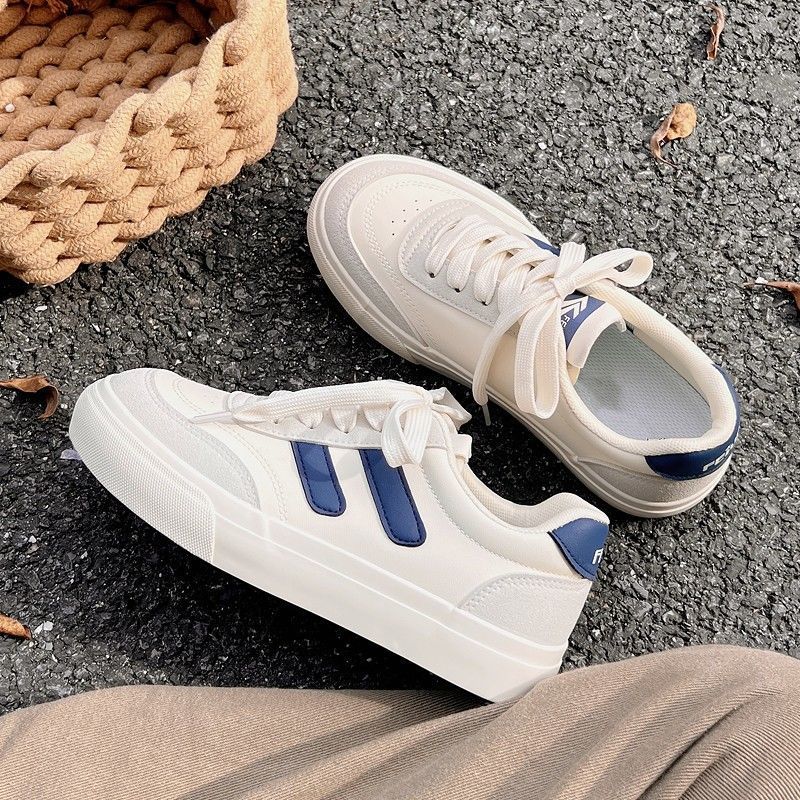 Damen Sportliche Sneakers mit trendigen Akzenten und hochwertiger Materialkombination EB