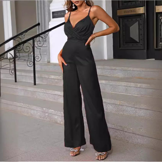 Damen eleganter Jumpsuit mit schmalen Trägern und einem fließenden Schnitt EB