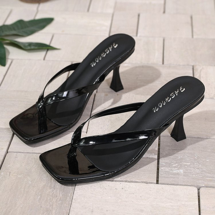 Damen Zehenstegsandaletten mit elegantem Riemendesign und modischem Stiletto Absatz EB
