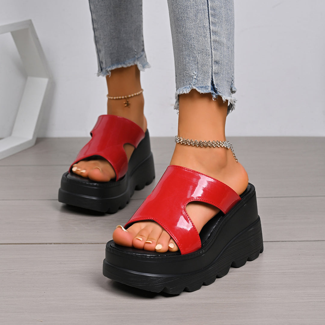 Damen Plattform-Sandalen mit elegantem Metallic-Riemendesign und rutschfester Sohle EB