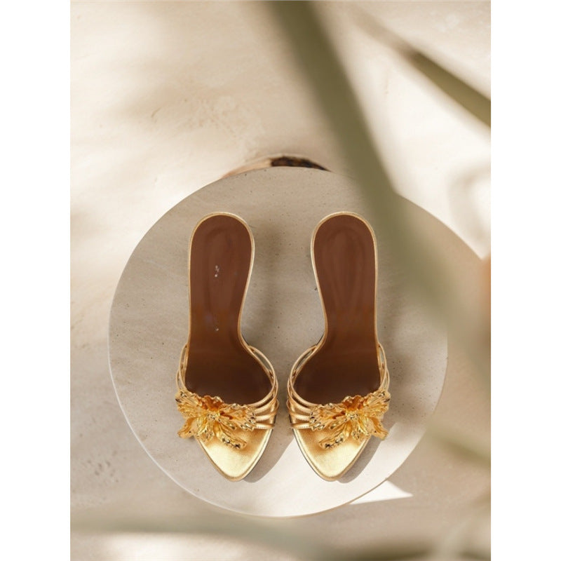 Damen elegante High Heel Sandalen mit zierlicher Blumenapplikation EB
