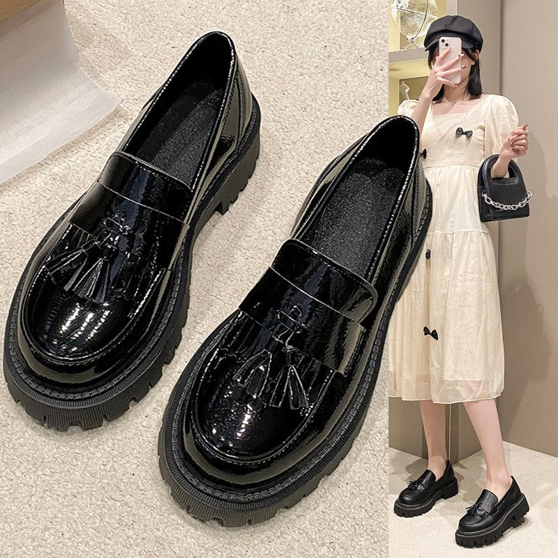Damen Loafer mit eleganter Quastenverzierung und robustem Plateau EB