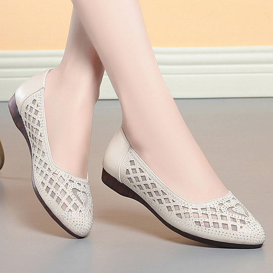Damen Komfortable Ballerinas mit dekorativem Lochmuster und Strassverzierungen EB