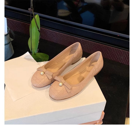 Damen Ballerinas mit elegantem Rüschensockendetail und stilvoller Perlenapplikation EB