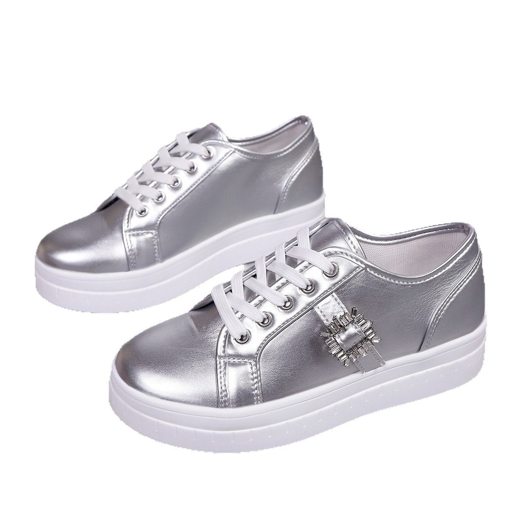 Damen  Plateau-Sneaker mit dekorativer Strass-Brosche und gepolstertem Komfortfußbett EB