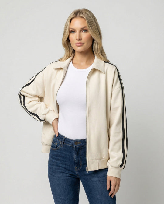 Damen sportlich-elegante weite Reißverschlussjacke mit Hemdkragen, Eingrifftaschen und kontrastierenden Ärmelstreifen EB