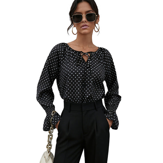 Damen Chiffonbluse mit Polka-Dots, Bindeband-Ausschnitt und smockgesmokten Manschetten EB