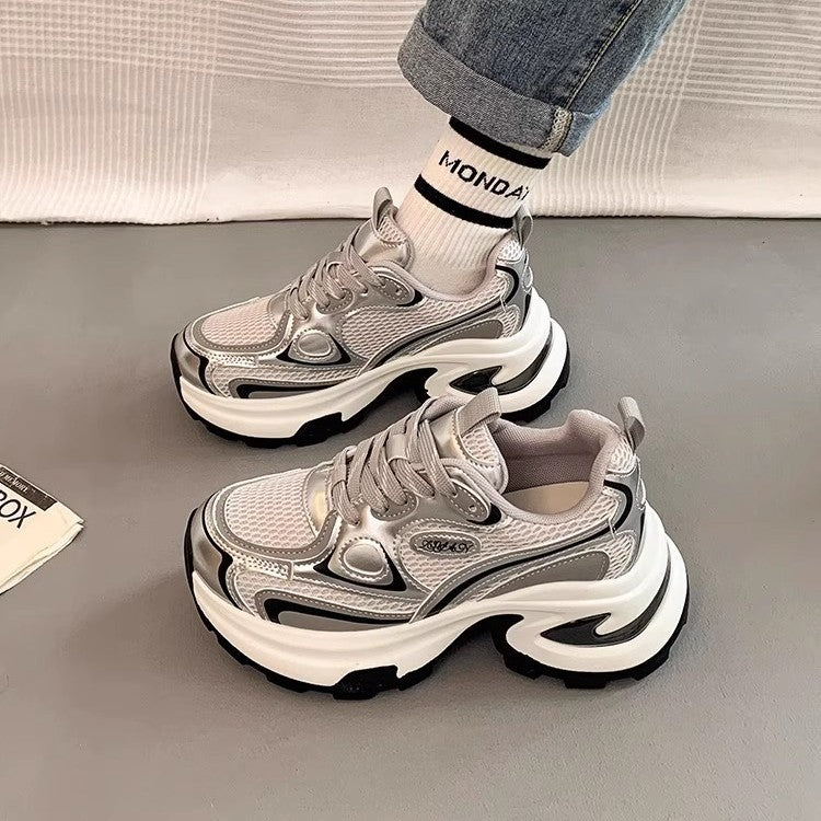 Damen High-Performance Sneakers mit dicker Sohle und reflektierenden Details EB