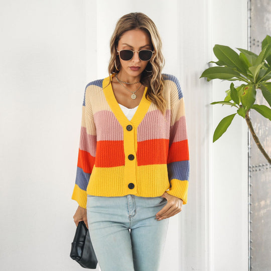Damen Grobstrickjacke mit knopfdetails und modischem Farbspiel EB