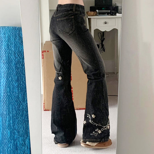 Damen nan taillierte Schlaghose-Jeans mit floraler Stickerei, Stretchdenim und Five-Pocket-Schnitt EB