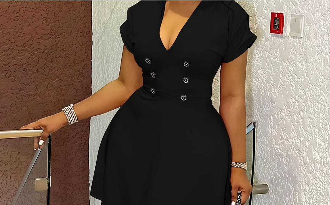 Damen Etuikleid mit doppelter Knopfleiste und femininer Silhouette EB
